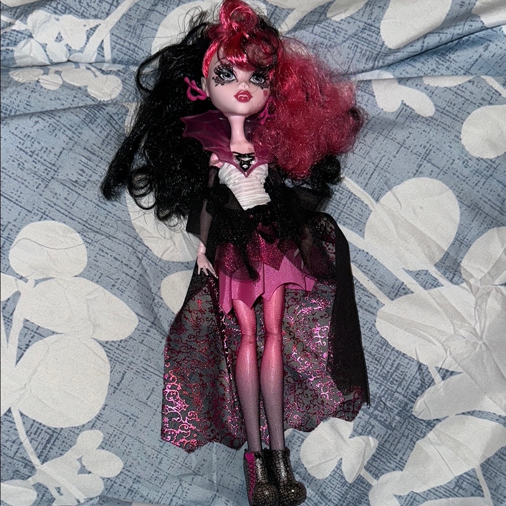 Monster High Pink and Black Halloween Costume with Victorian Gothic Flair